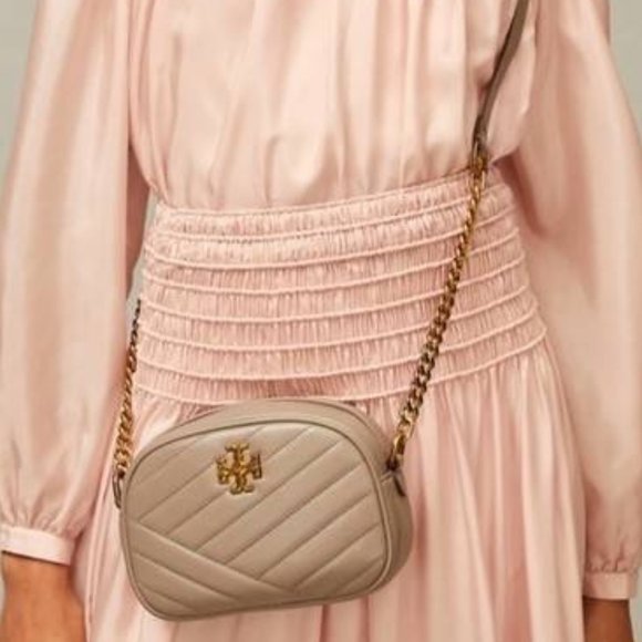 NWT Tory Burch Small Kira Chevron Camera Bag, Grey - Picture 5 of 5